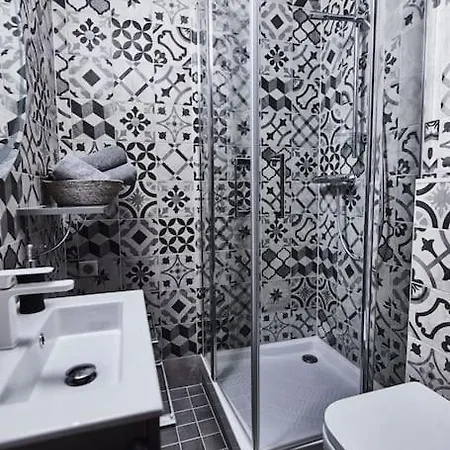 Petit & Authentique Hyper Centre Apartment